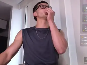 Chaturbate Sex Chat of phantom_bigger1