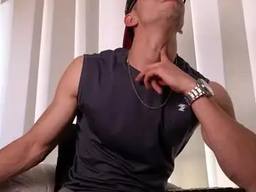 Chaturbate Sex Cam of phantom_bigger1