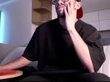 Chaturbate Watch Live Sex Cams of phantom_bigger1