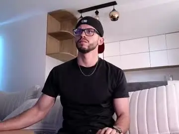 Chaturbate Nude Webcam of phantom_bigger1