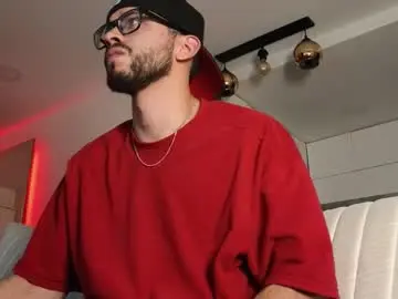 Chaturbate Adult Video Chat of phantom_bigger1