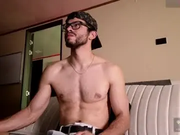 Chaturbate Free Porn Cam of phantom_bigger1