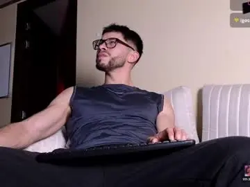 Chaturbate Adult Webcams of phantom_bigger1