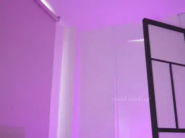 Chaturbate Adult Video Chat of roselinedior