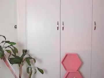Chaturbate Adult Video Chat of roselinedior