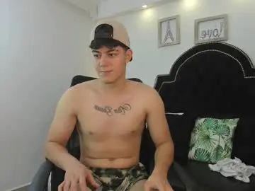 Chaturbate Free Live Porn of maxxicruz