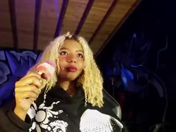 Chaturbate Nude Webcam of naomi_rider77