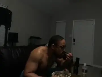 Chaturbate Live Sex Cam of thomasgwhitecft