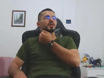 Chaturbate Sex Cam of alejandroo_7