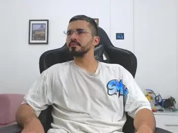 Chaturbate Live Porn of alejandroo_7