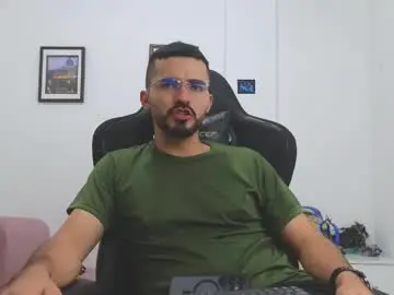 Chaturbate Adult Webcam of alejandroo_7