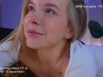 Chaturbate Live Sex Cam of milly_shy