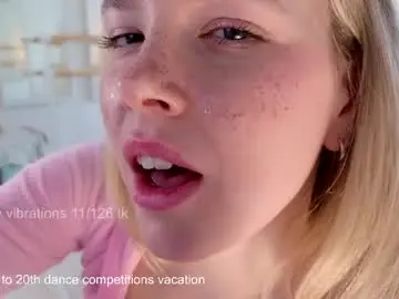 Chaturbate Live Porn of milly_shy