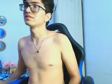 Chaturbate Free Live Porn of tylerwhiite_