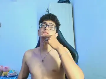Chaturbate Live Porn of tylerwhiite_