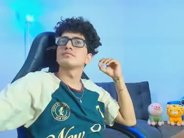 Chaturbate Live Sex Cam of tylerwhiite_