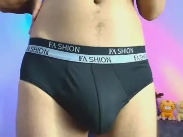 Chaturbate Sex Chat of tylerwhiite_