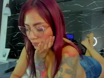 Chaturbate Live Sex Cam of melanie_roux_