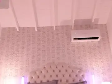 Chaturbate Best live sex cam show of arirobert_