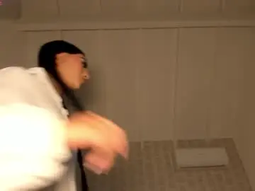 Chaturbate Best live sex cam show of arirobert_