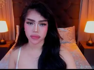 Chaturbate Live Sex Cam of hennessygoddess69
