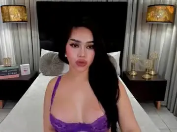 Chaturbate Live Sex of hennessygoddess69