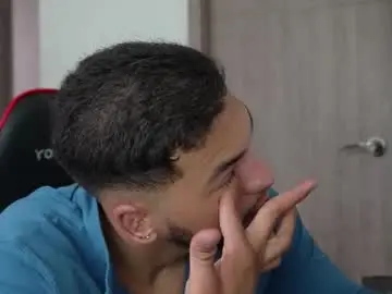 Chaturbate Best live sex cam show of andy_weld