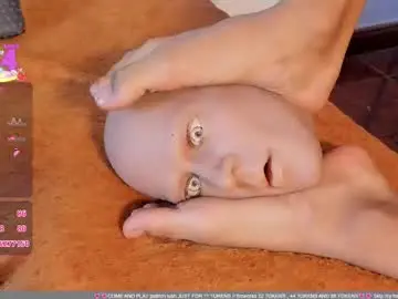 Chaturbate Live Sex Cam of charlottelaurent