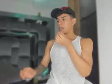 Chaturbate Watch Live Sex Cams of andrew_twink18