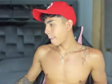 Chaturbate Live Porn of andrew_twink18