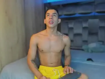 Chaturbate Free Porn Cam of andrew_twink18