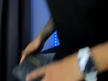 Chaturbate Live Porn of andrew_twink18