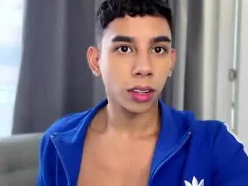 Chaturbate Best live sex cam show of andrew_twink18