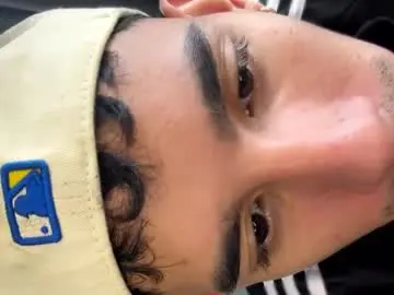 Chaturbate Live Porn of andrew_twink18