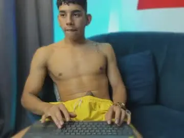 Chaturbate Adult Webcam of andrew_twink18