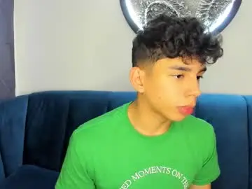 Chaturbate Best live sex cam show of andrew_twink18