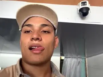 Chaturbate Live Porn of ryan_mitchell633