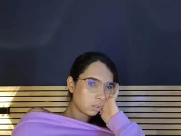 Chaturbate Live Sex Cam of sarasaenz_99