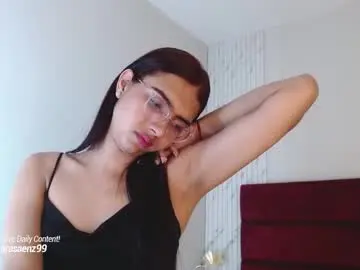 Chaturbate Adult Webcams of sarasaenz_99
