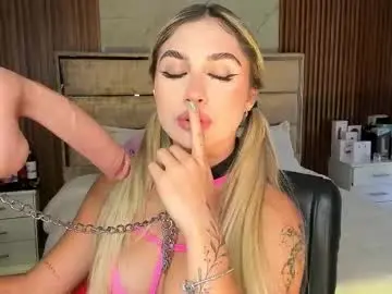 Chaturbate Adult Webcam of emilyhendrix_