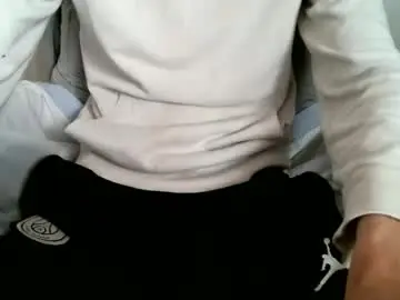 Chaturbate Sex Cam of hug_me