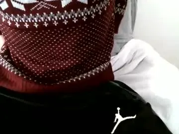 Chaturbate Live Sex Cam of hug_me