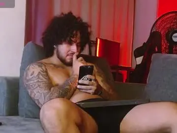 Chaturbate Watch Live Sex Cams of ryan_warren18