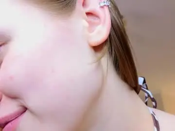 Chaturbate Free Porn Cam of crystaldiva01