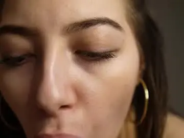 Chaturbate Free Live Porn of aaylinn_