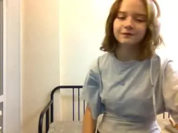 Chaturbate Adult Video Chat of clementinaaures