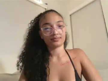 Chaturbate Free Live Porn of rosalinatoosexy