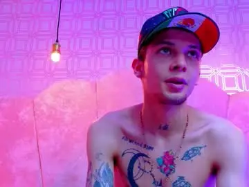 Chaturbate Live Sex Cam of kendalltaylorr