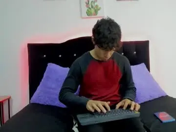 Chaturbate Best live sex cam show of chris_evans27