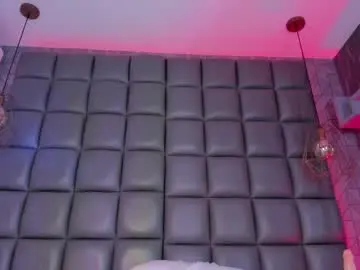 Chaturbate Sex Cam of kira_vance